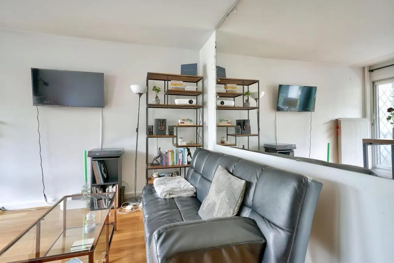 Nice Apartment With Balcony - Paris 15 location